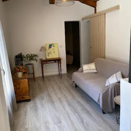 Prázdninový dům De Maison Et Piscine Dans Un Domaine Viticole *