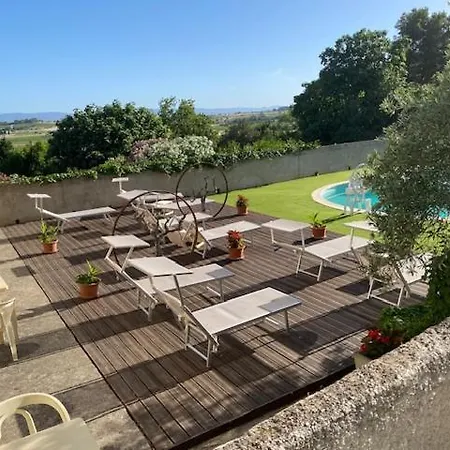 De Maison Et Piscine Dans Un Domaine Viticole * Montbrun-des-Corbières