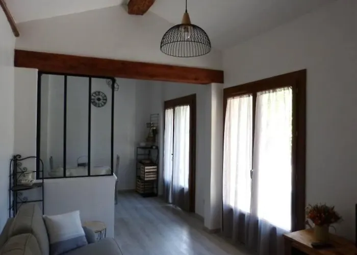 Casa vacanze De Maison Et Piscine Dans Un Domaine Viticole *